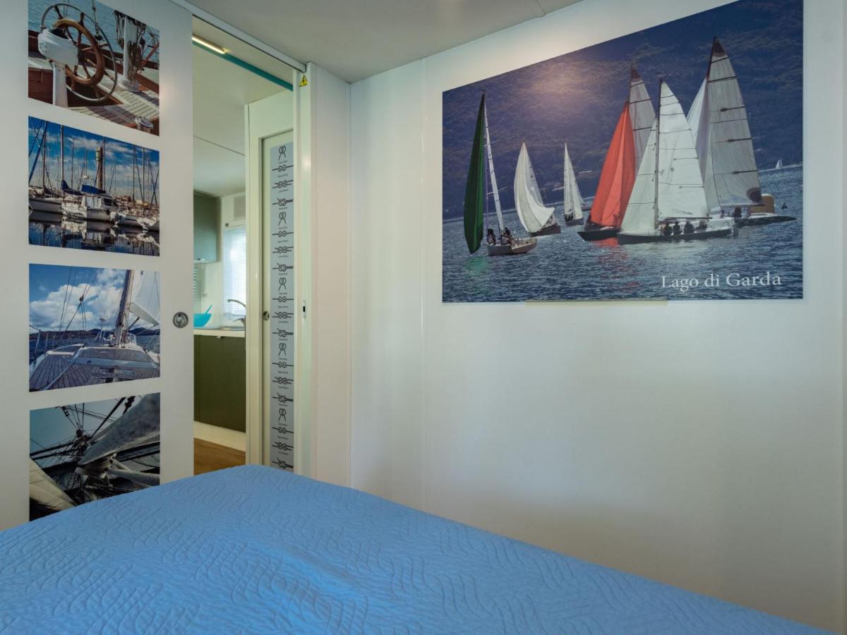 Holiday Home Garda Blue By Interhome Rivoltella del Garda Buitenkant foto